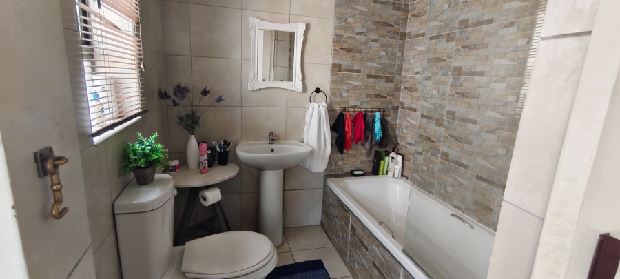 4 Bedroom Property for Sale in Wildwoods Western Cape